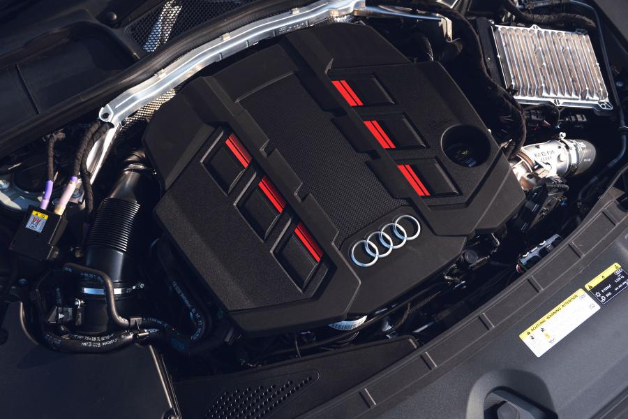 Моторный отсек Audi S4 Avant TDI (B9) 2019 года  (UK) (фото 16 из 40)